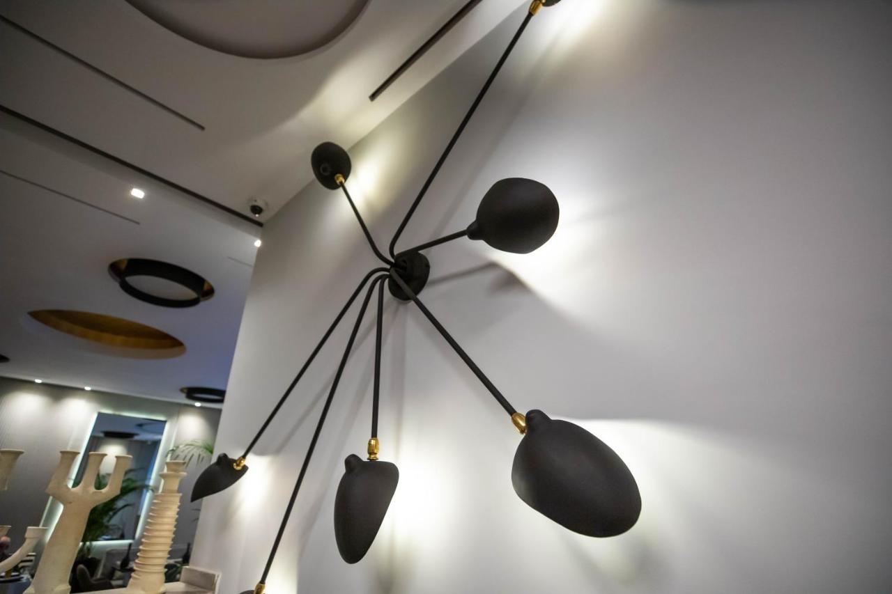 Gray Boutique Hotel Casablanca Ngoại thất bức ảnh A light fixture by the artist
