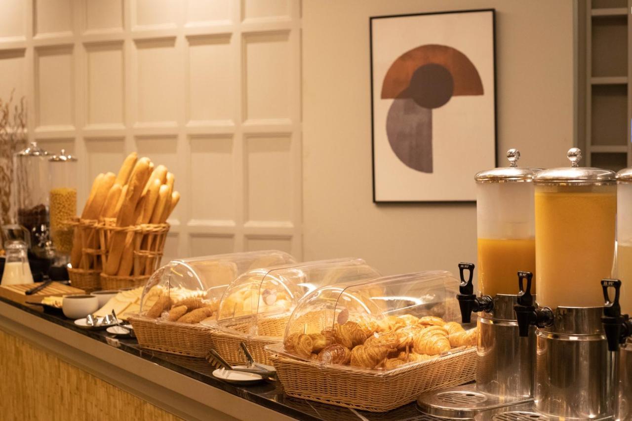 Gray Boutique Hotel Casablanca Ngoại thất bức ảnh A breakfast buffet at a hotel