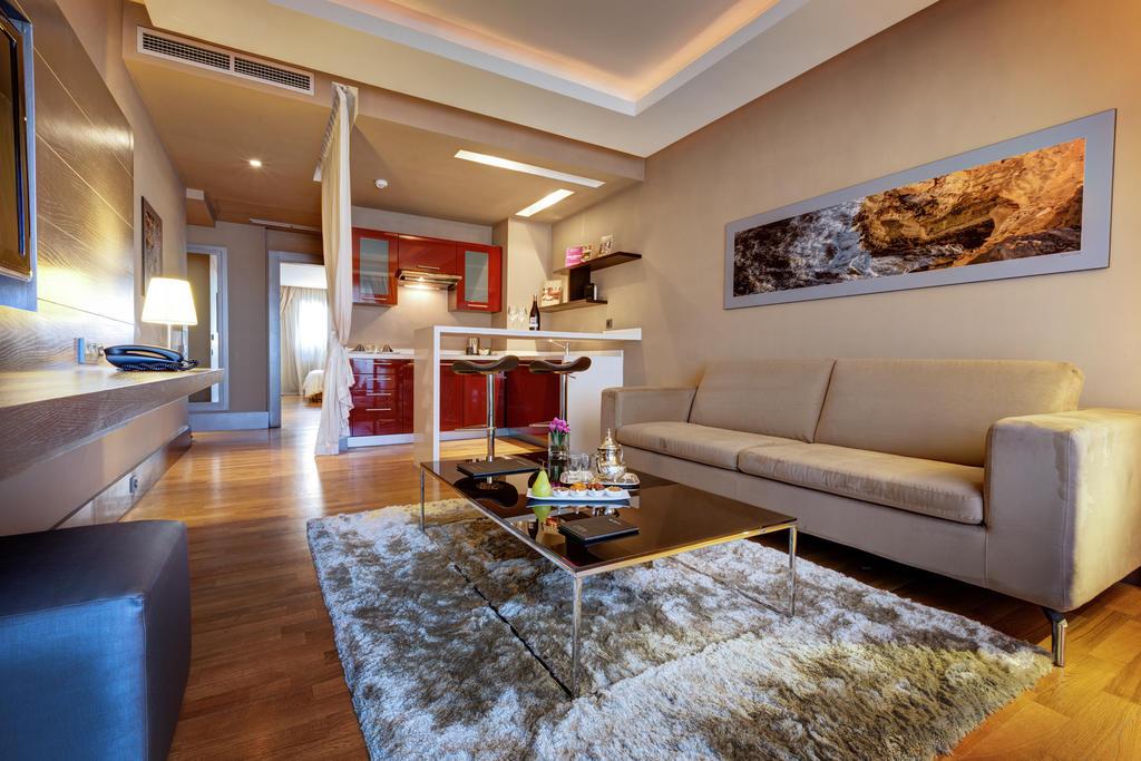 Gray Boutique Hotel Casablanca Ngoại thất bức ảnh A living room in a serviced apartment in Bangkok, Thailand